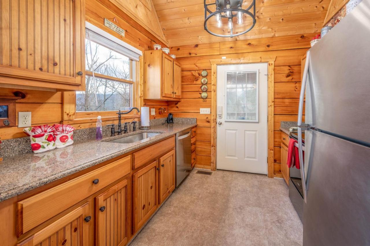 Over The Mountain - Smoky Mountain View Cabin Sevierville Bagian luar foto