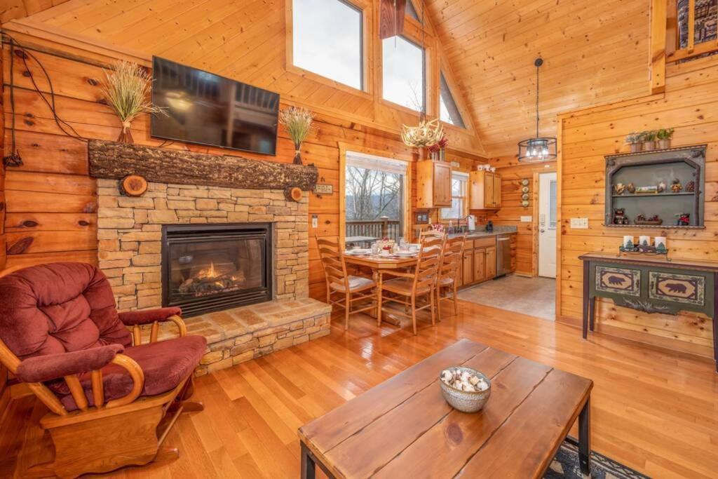 Over The Mountain - Smoky Mountain View Cabin Sevierville Bagian luar foto