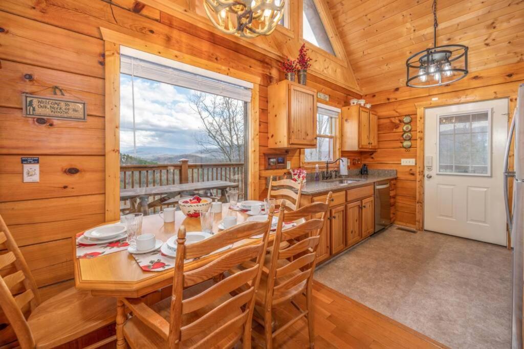 Over The Mountain - Smoky Mountain View Cabin Sevierville Bagian luar foto